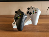 Dubbelt ställ för Xbox-handkontroller – rymmer 2 kontroller